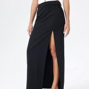 NEW WITH TAGS CIDER BLACK HIGH WAIST MAXI SKIRT WITH FRONT SLIT AND POCKETS